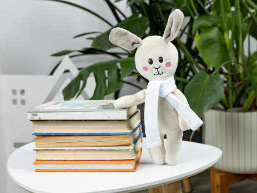 Мягкая игрушка Beastie Toys, заяц с белым шарфом в Ставрополе